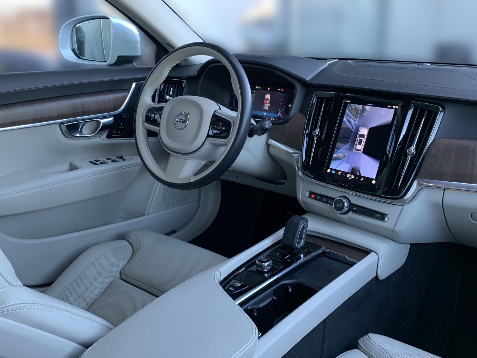 Volvo V90 Cross Country - zdjęcie 14