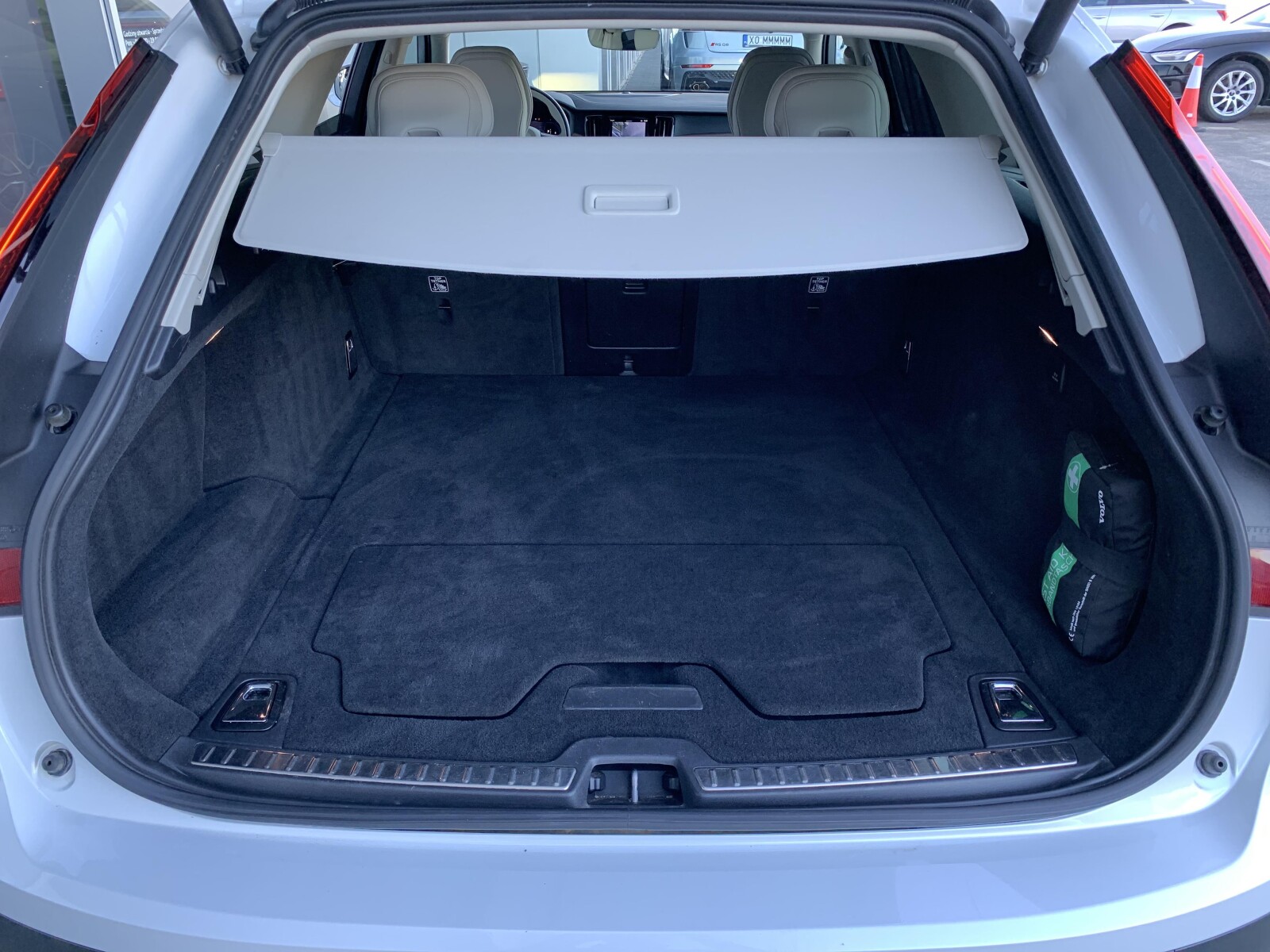Volvo V90 Cross Country - zdjęcie 10