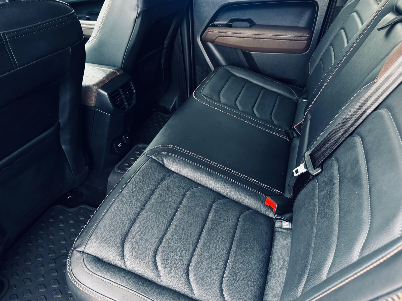 Volkswagen Amarok - zdjęcie 13
