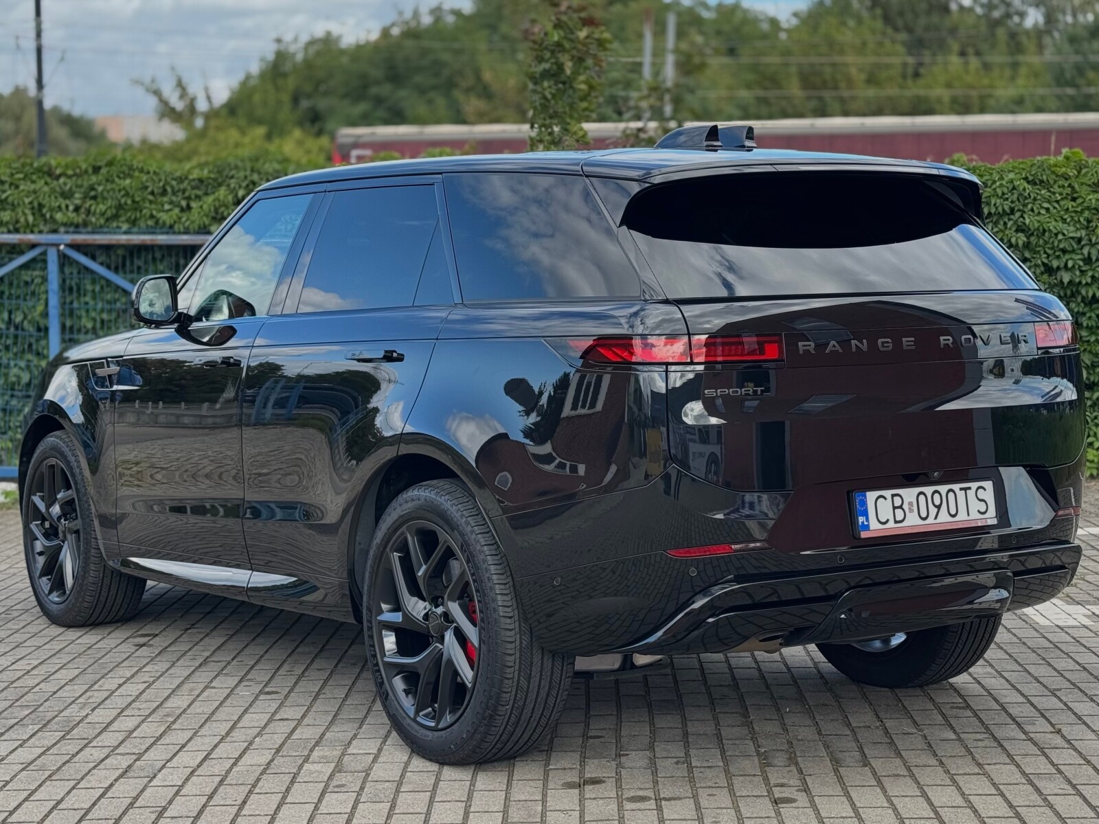 Land Rover Range Rover Sport - zdjęcie 3