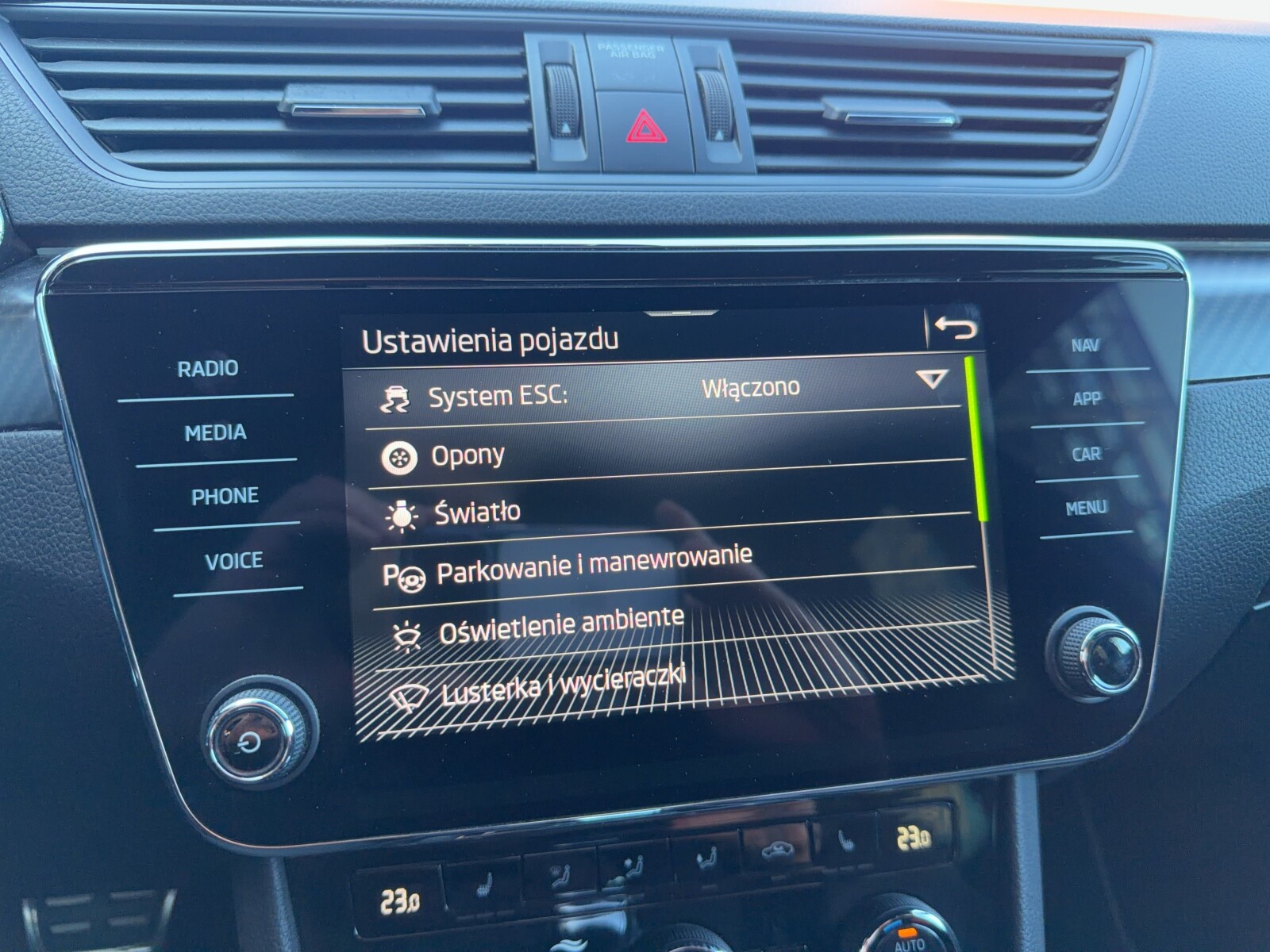 Škoda Superb - zdjęcie 28