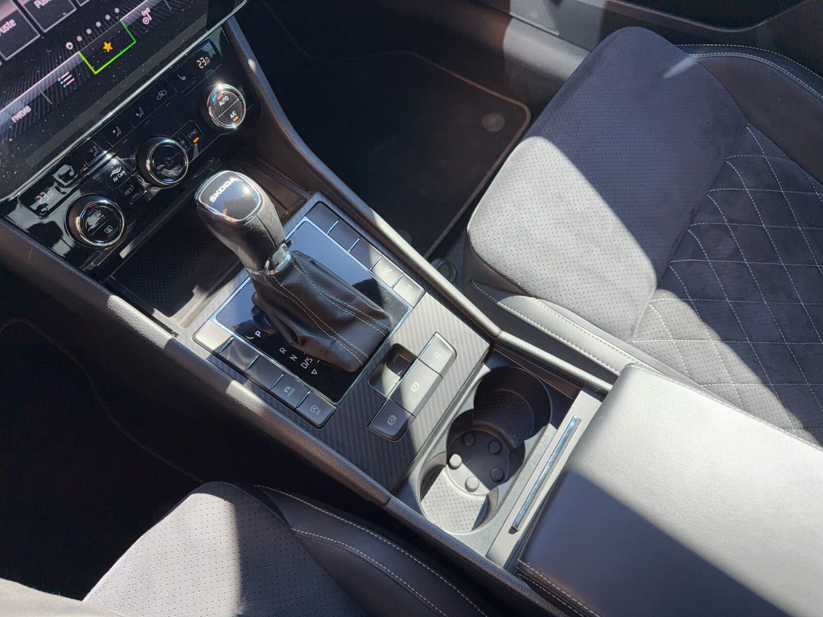 Škoda Superb - zdjęcie 20