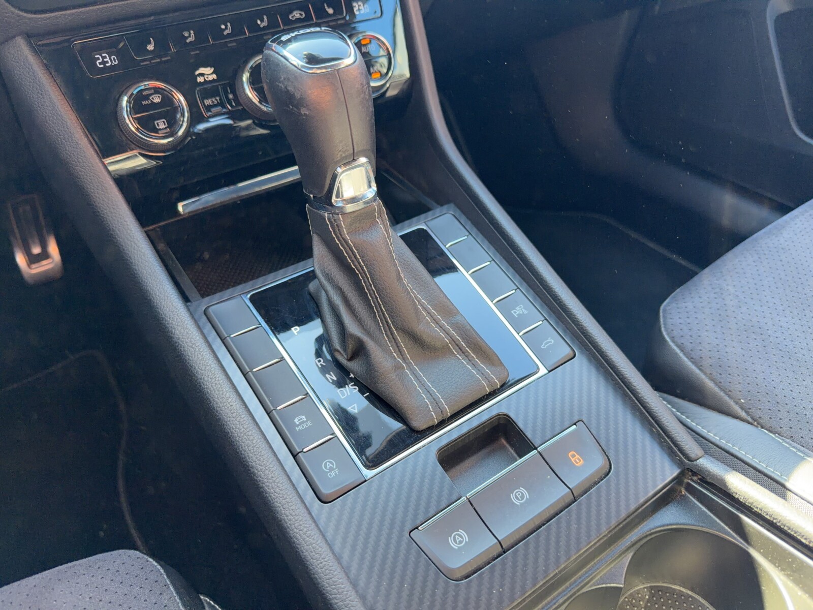 Škoda Superb - zdjęcie 21
