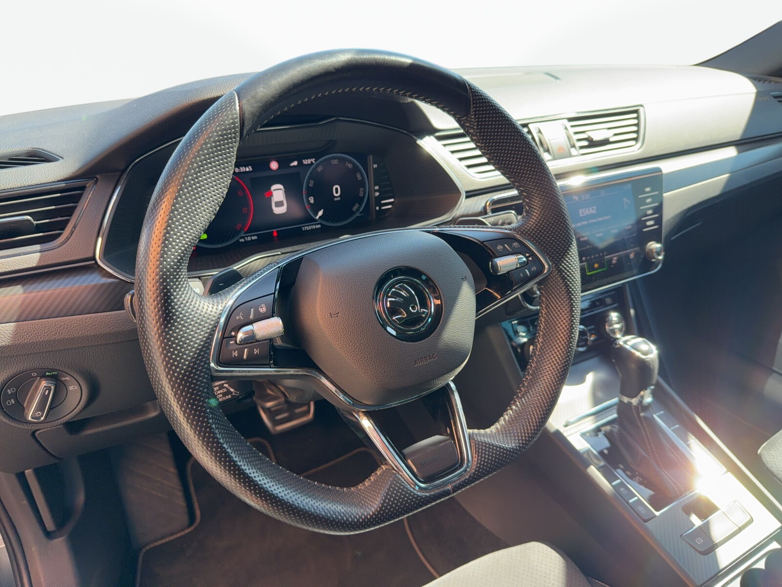 Škoda Superb - zdjęcie 10