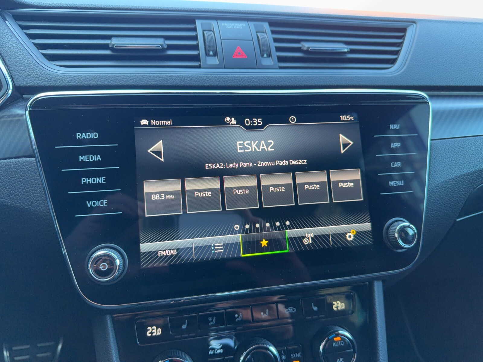 Škoda Superb - zdjęcie 23