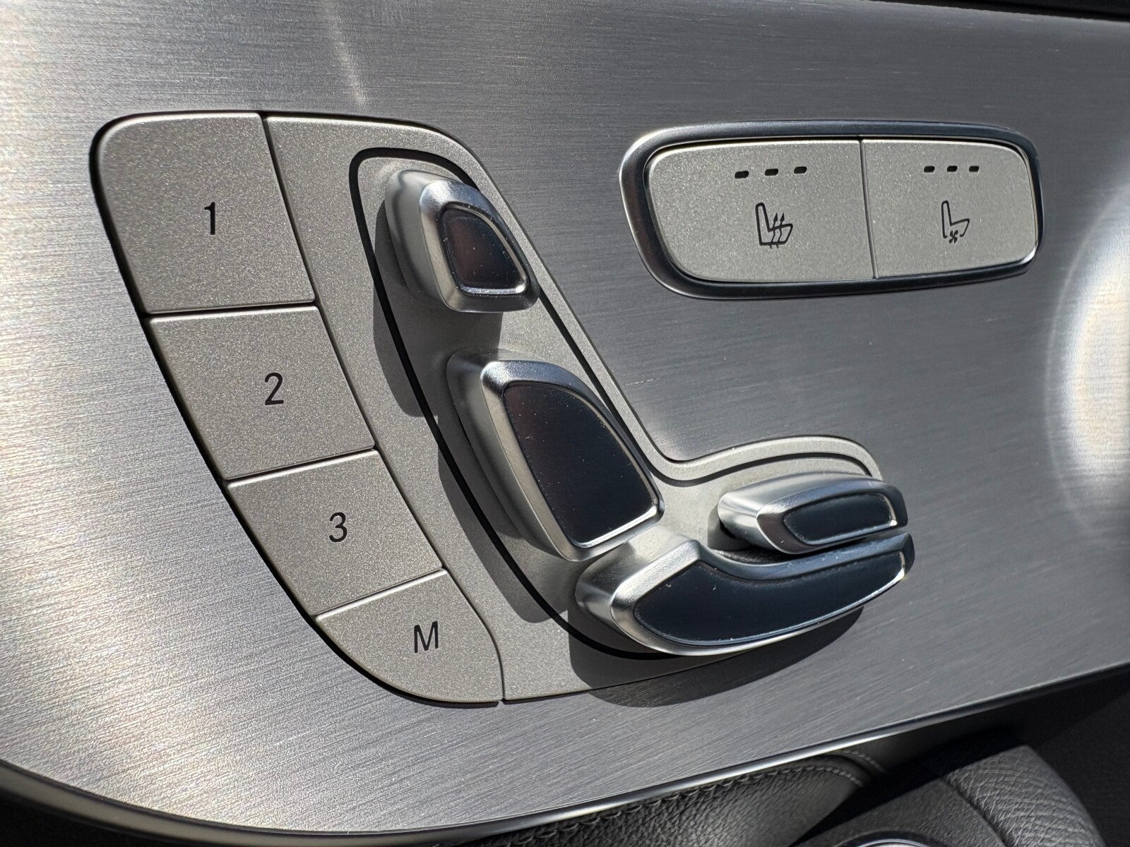 Mercedes-Benz C 43 AMG - zdjęcie 21
