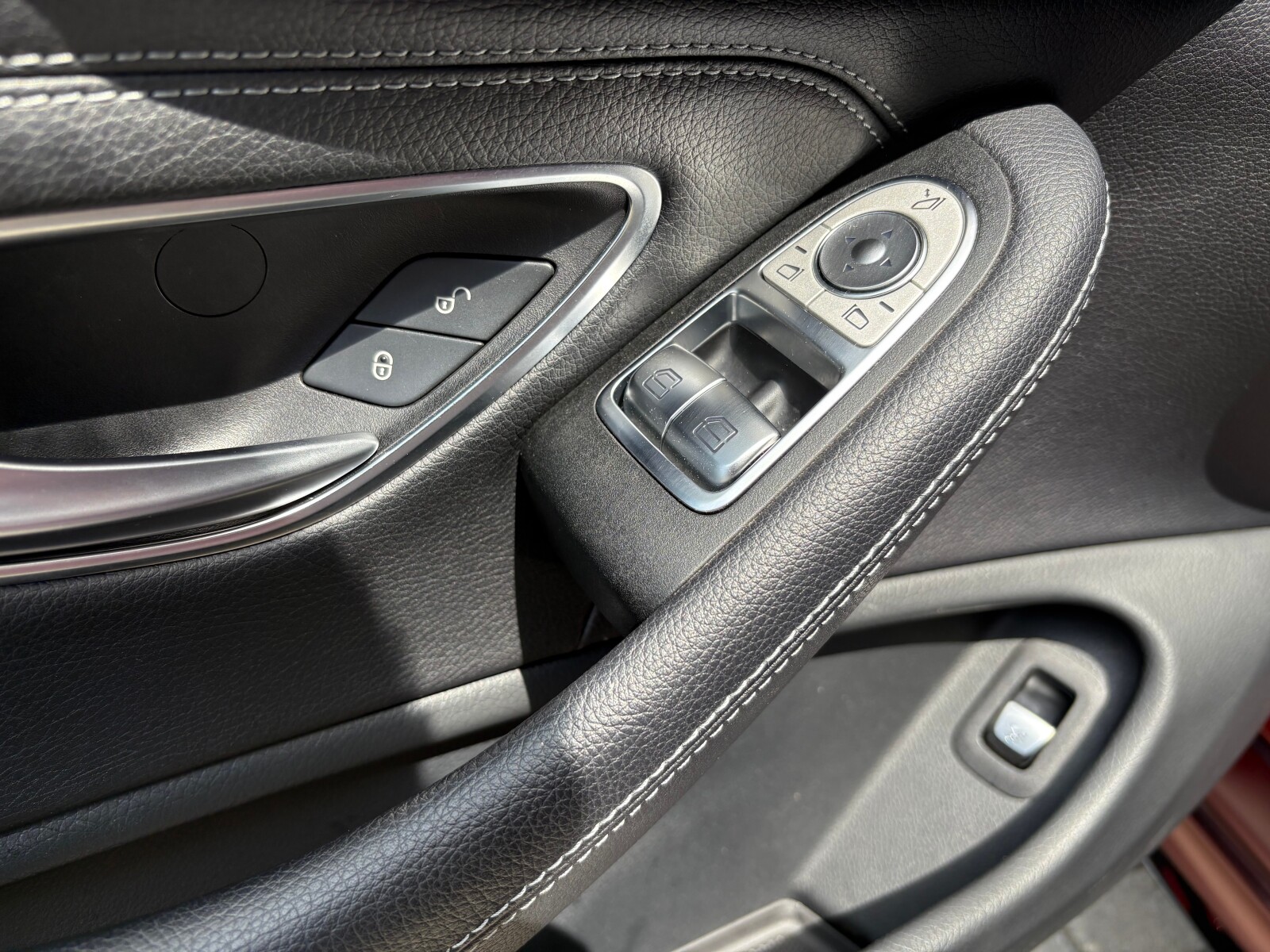 Mercedes-Benz C 43 AMG - zdjęcie 20