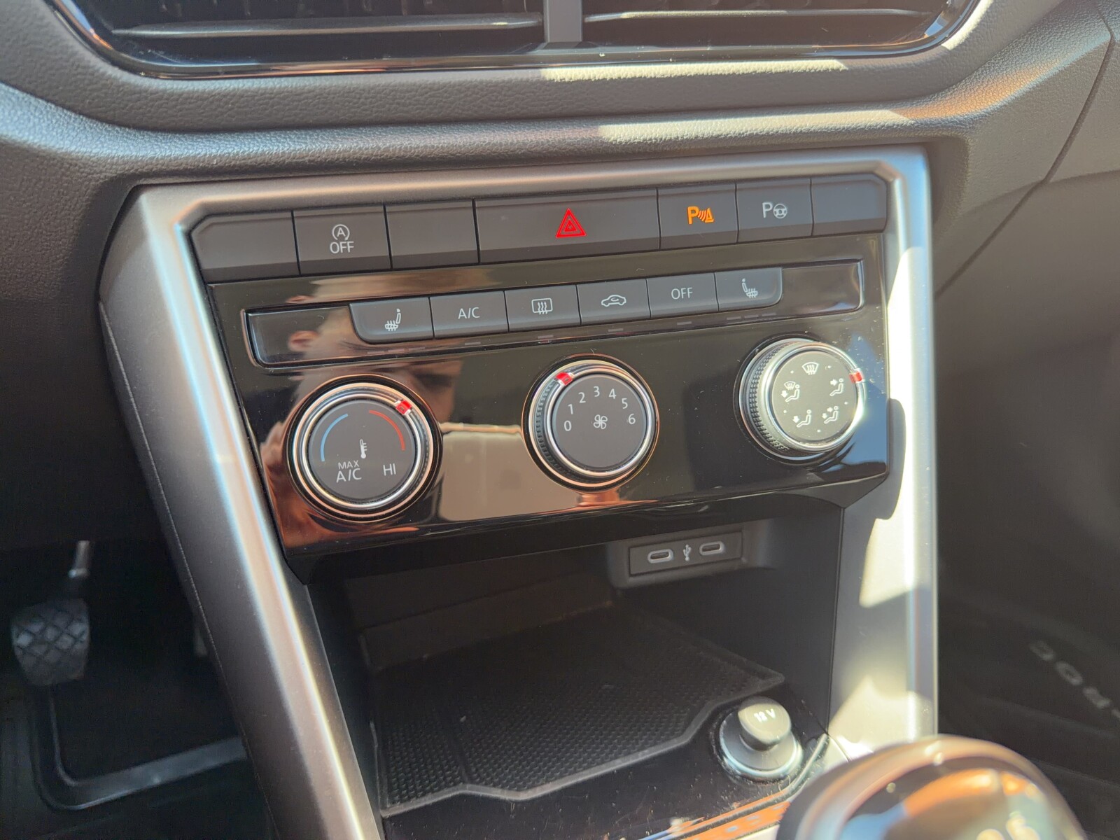 Volkswagen T-Roc - zdjęcie 19