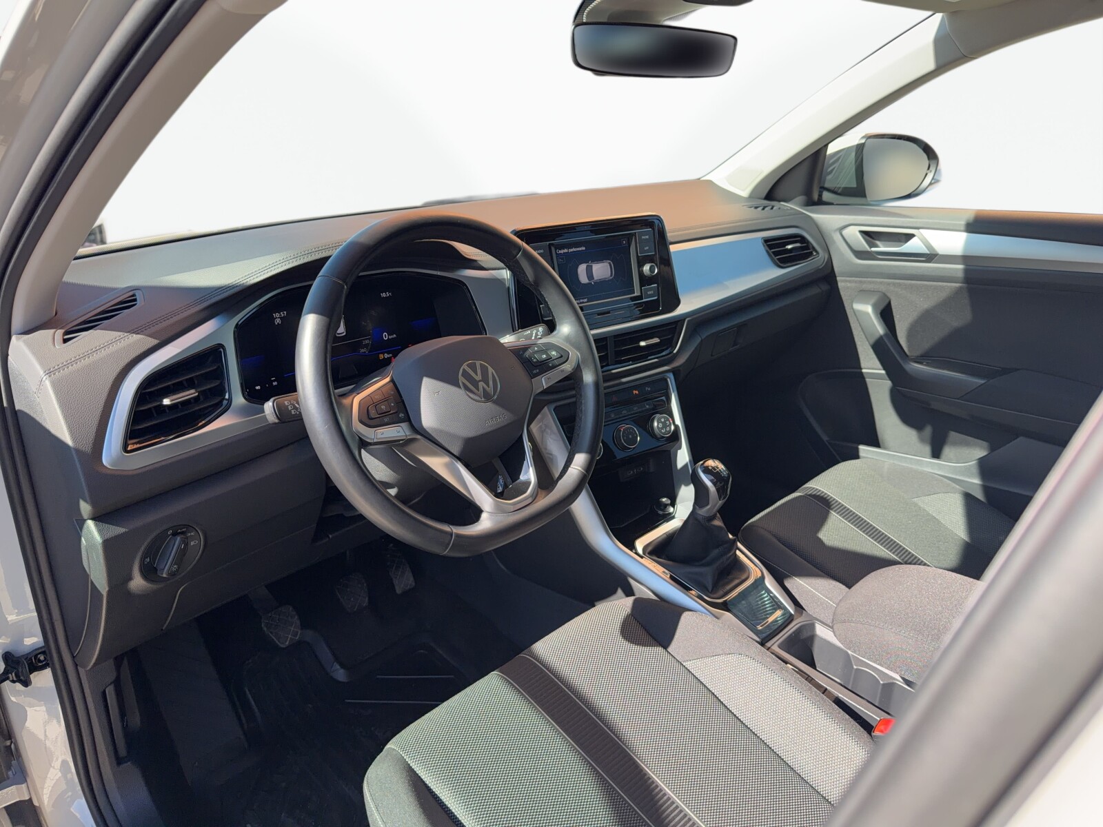 Volkswagen T-Roc - zdjęcie 9