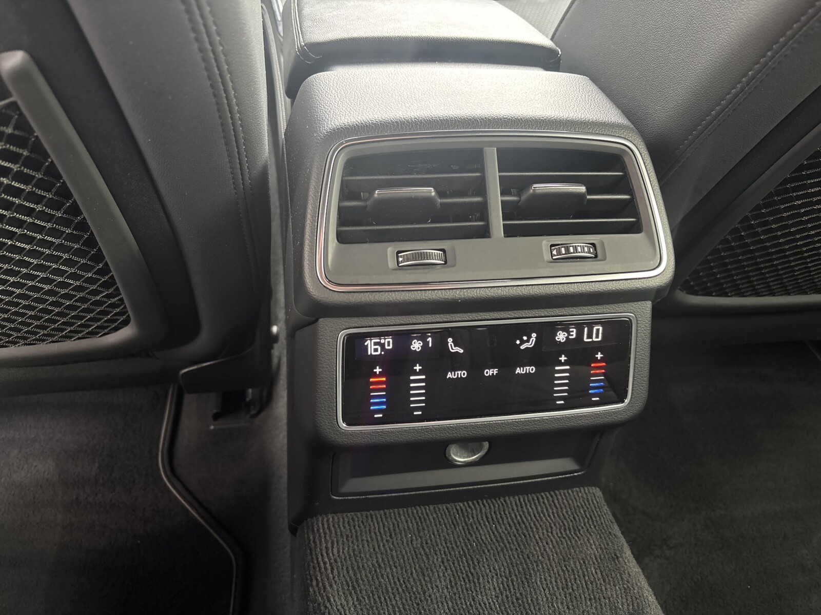 Audi A6 Avant - zdjęcie 21