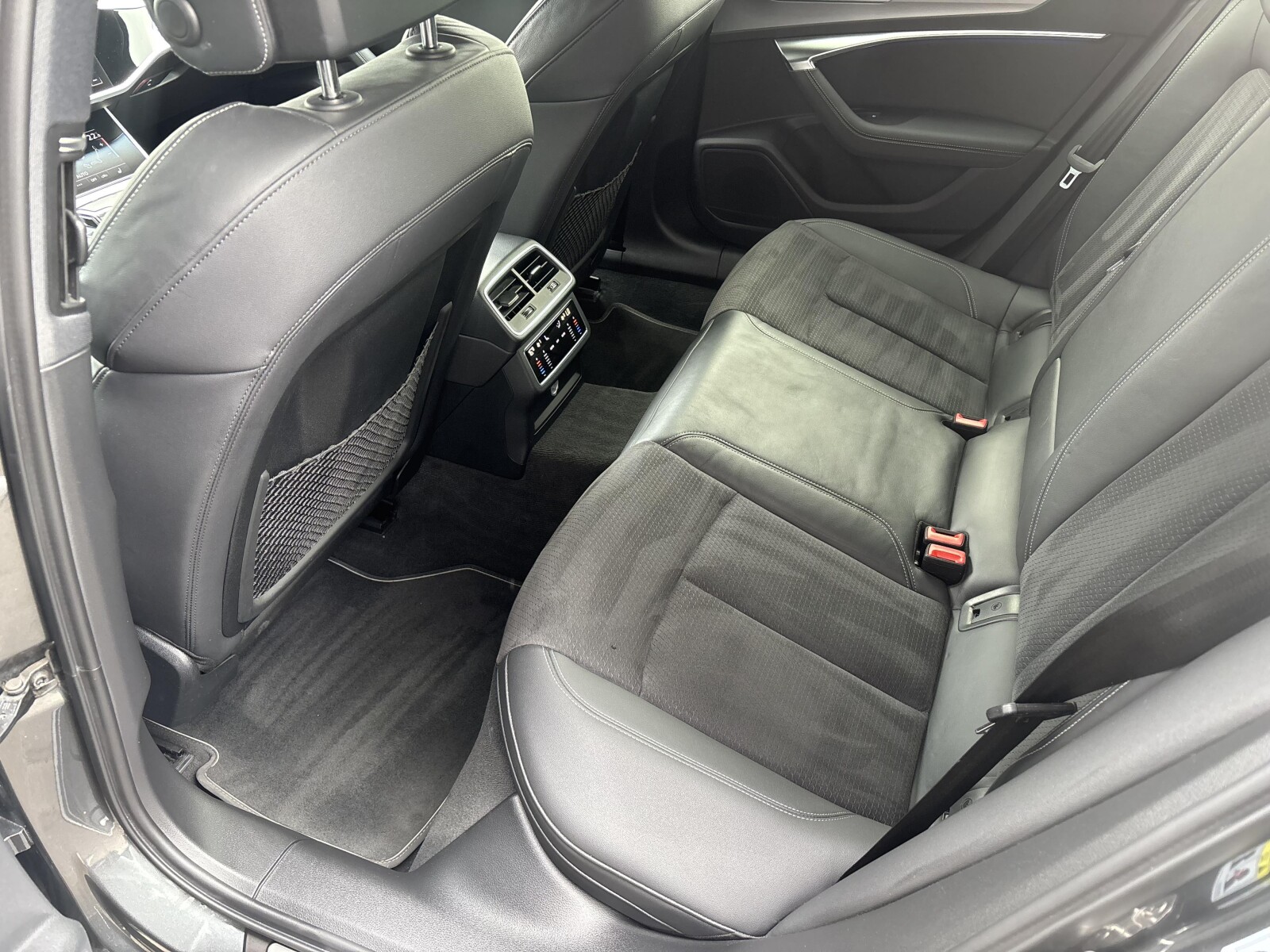 Audi A6 Avant - zdjęcie 20