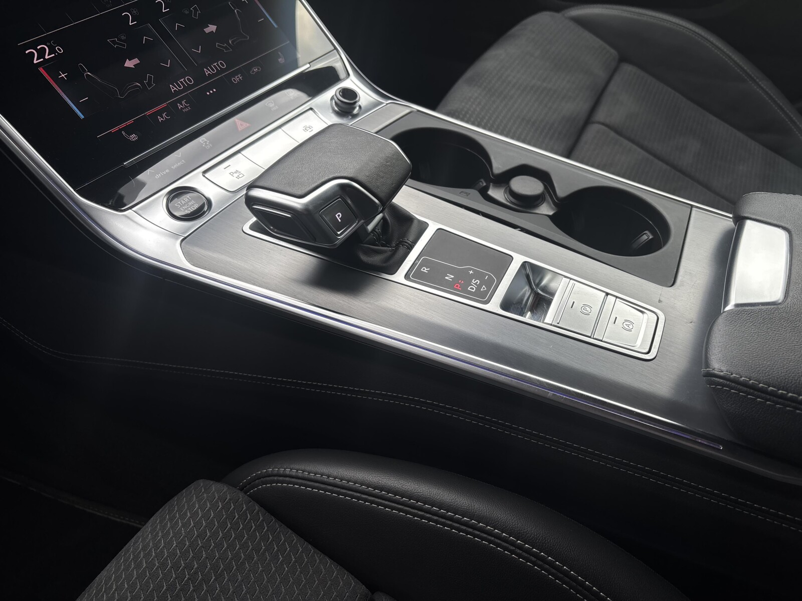 Audi A6 Avant - zdjęcie 18