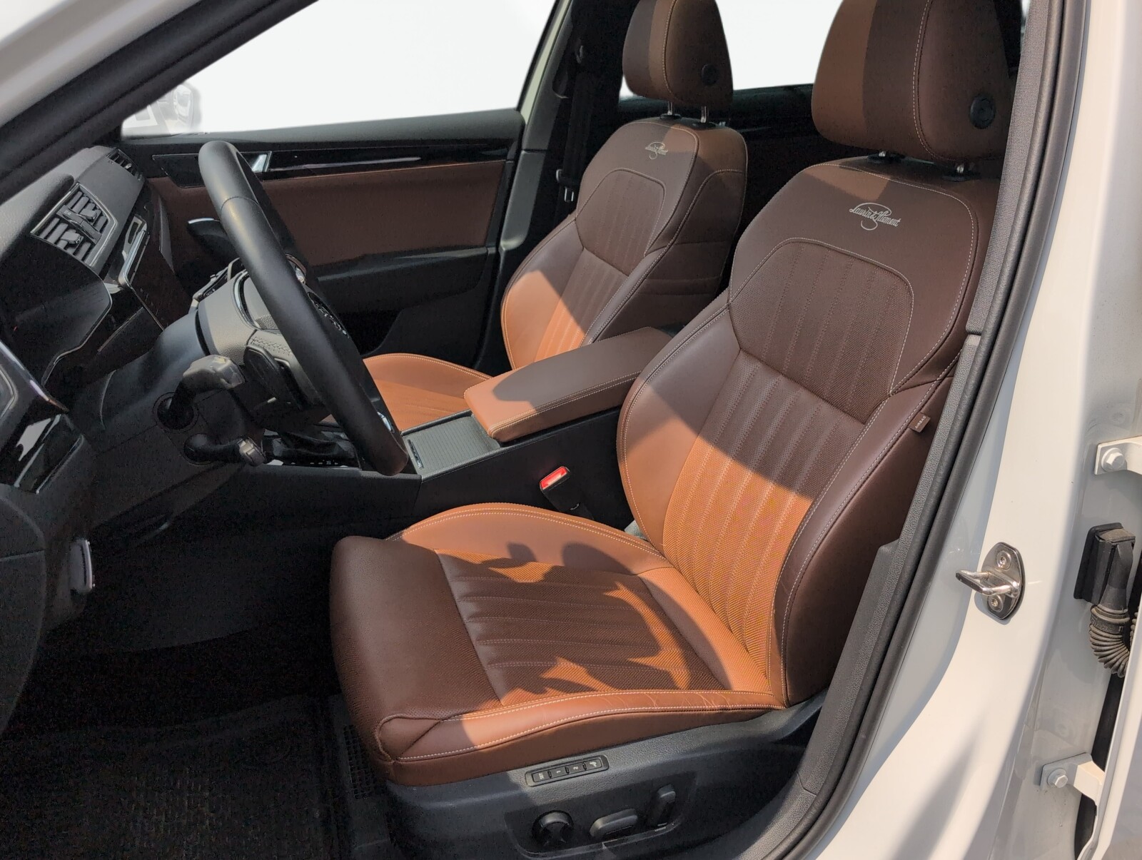 Škoda Superb Combi - zdjęcie 17