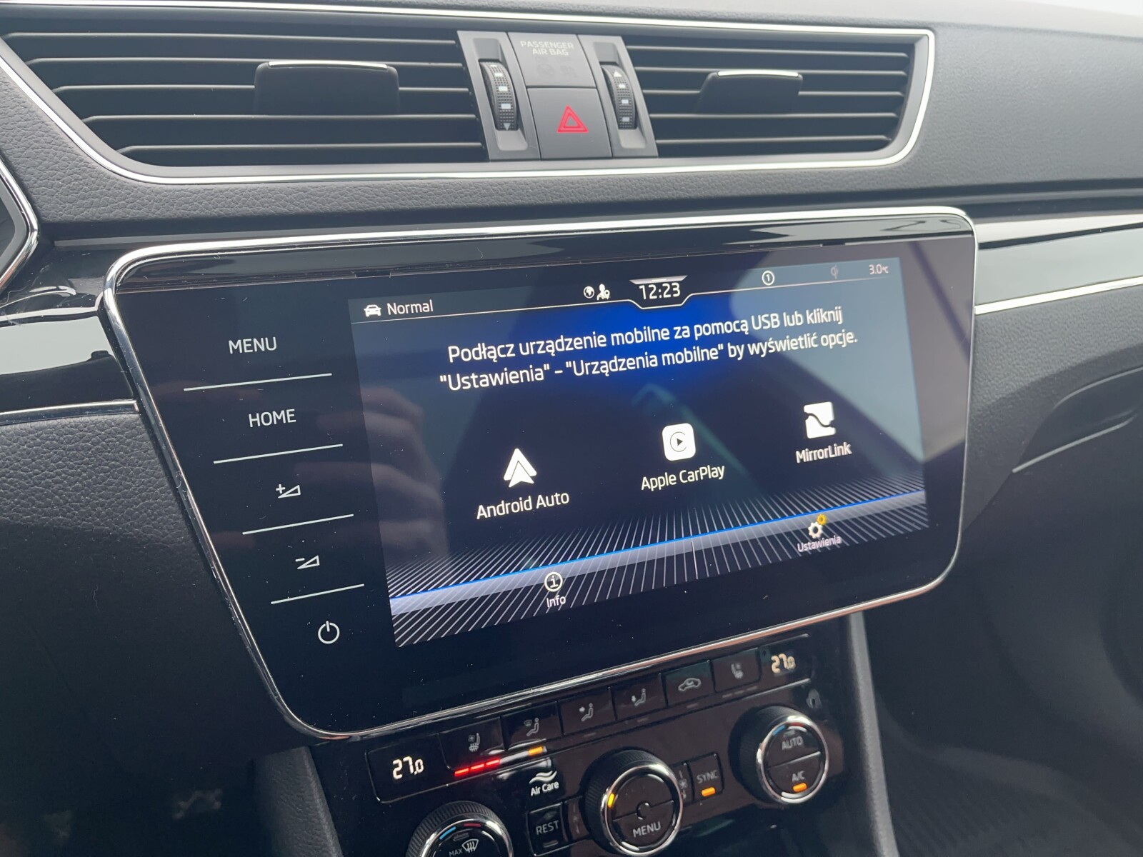 Škoda Superb Combi - zdjęcie 30