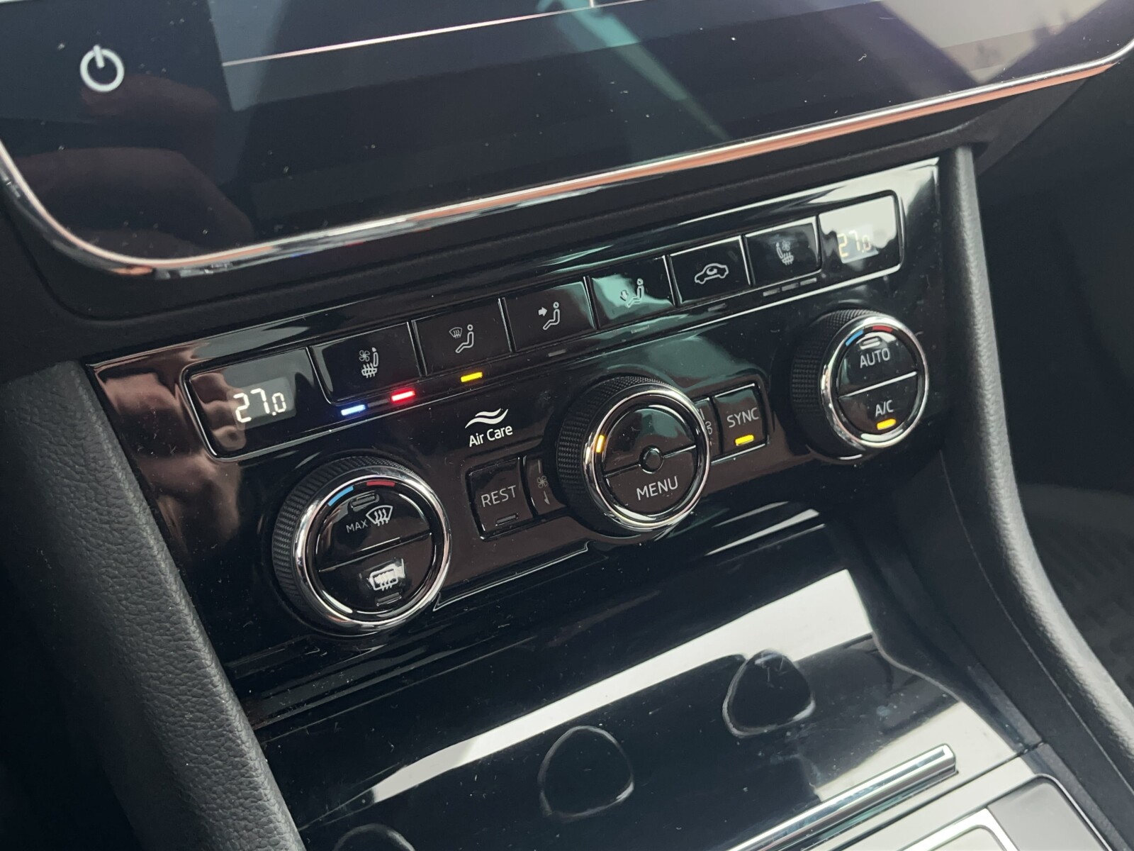 Škoda Superb Combi - zdjęcie 35