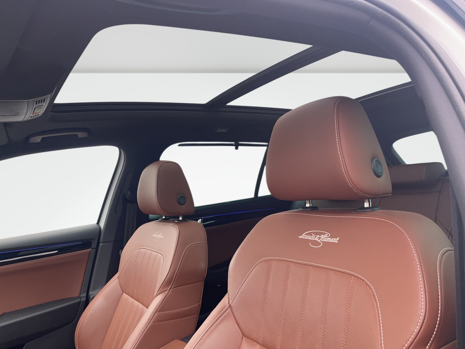 Škoda Superb Combi - zdjęcie 21
