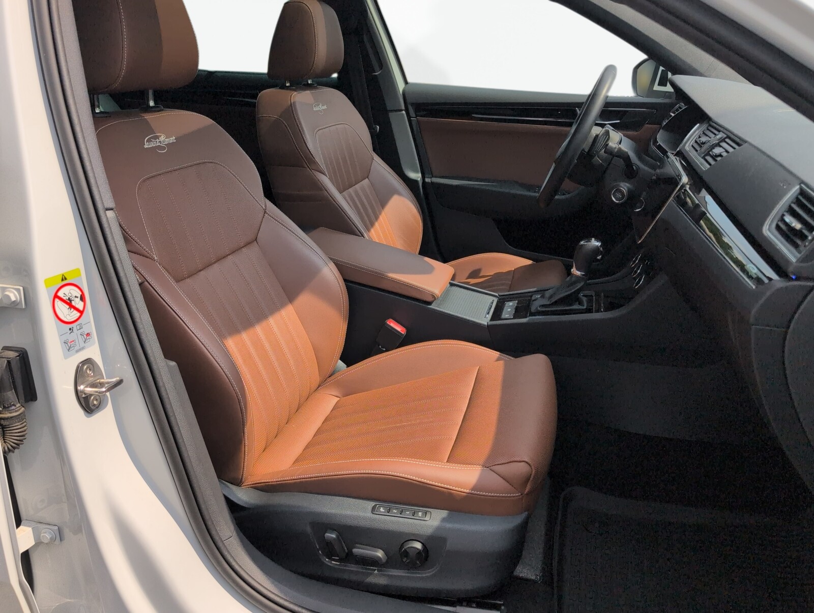 Škoda Superb Combi - zdjęcie 15