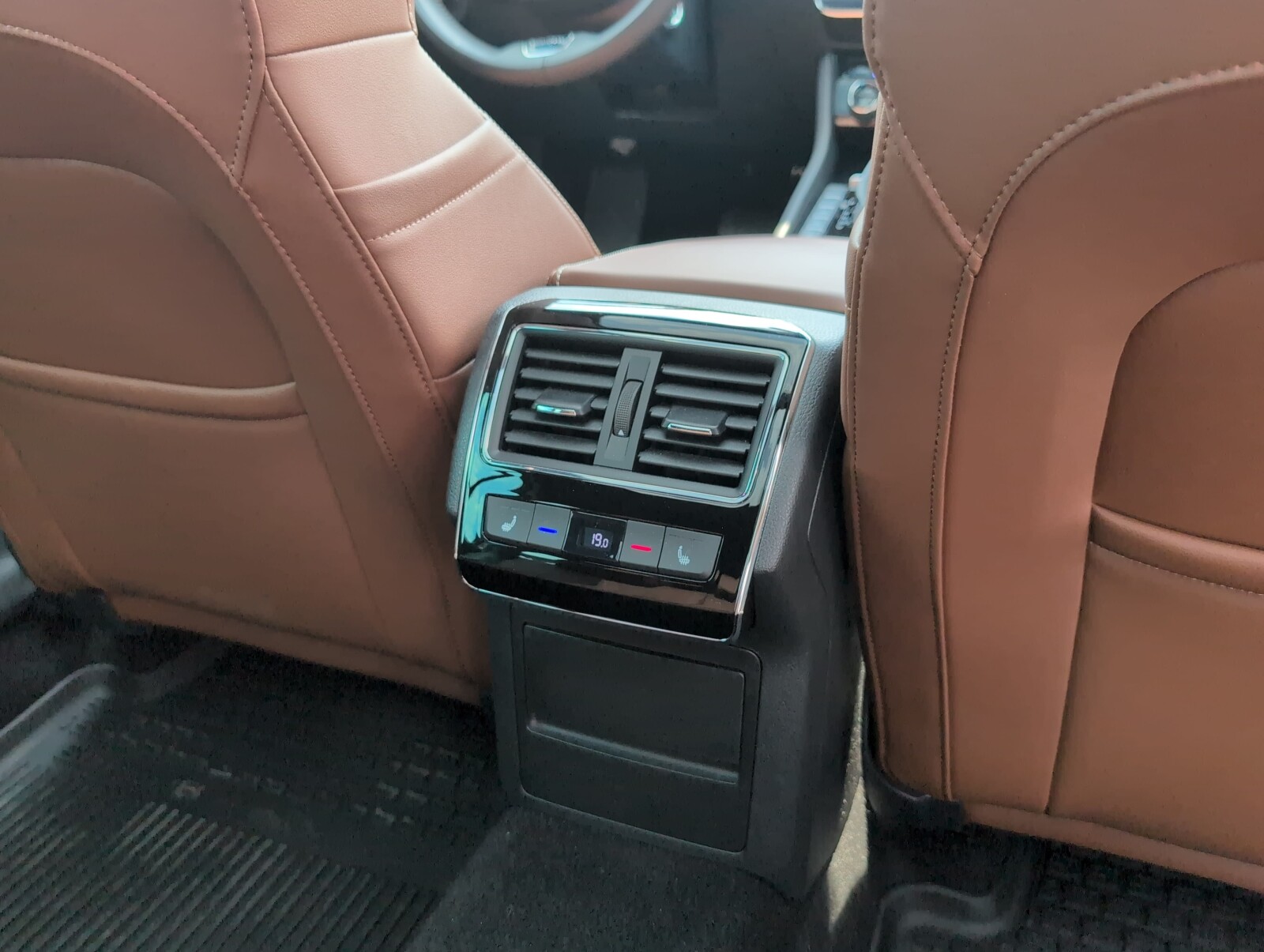 Škoda Superb Combi - zdjęcie 13