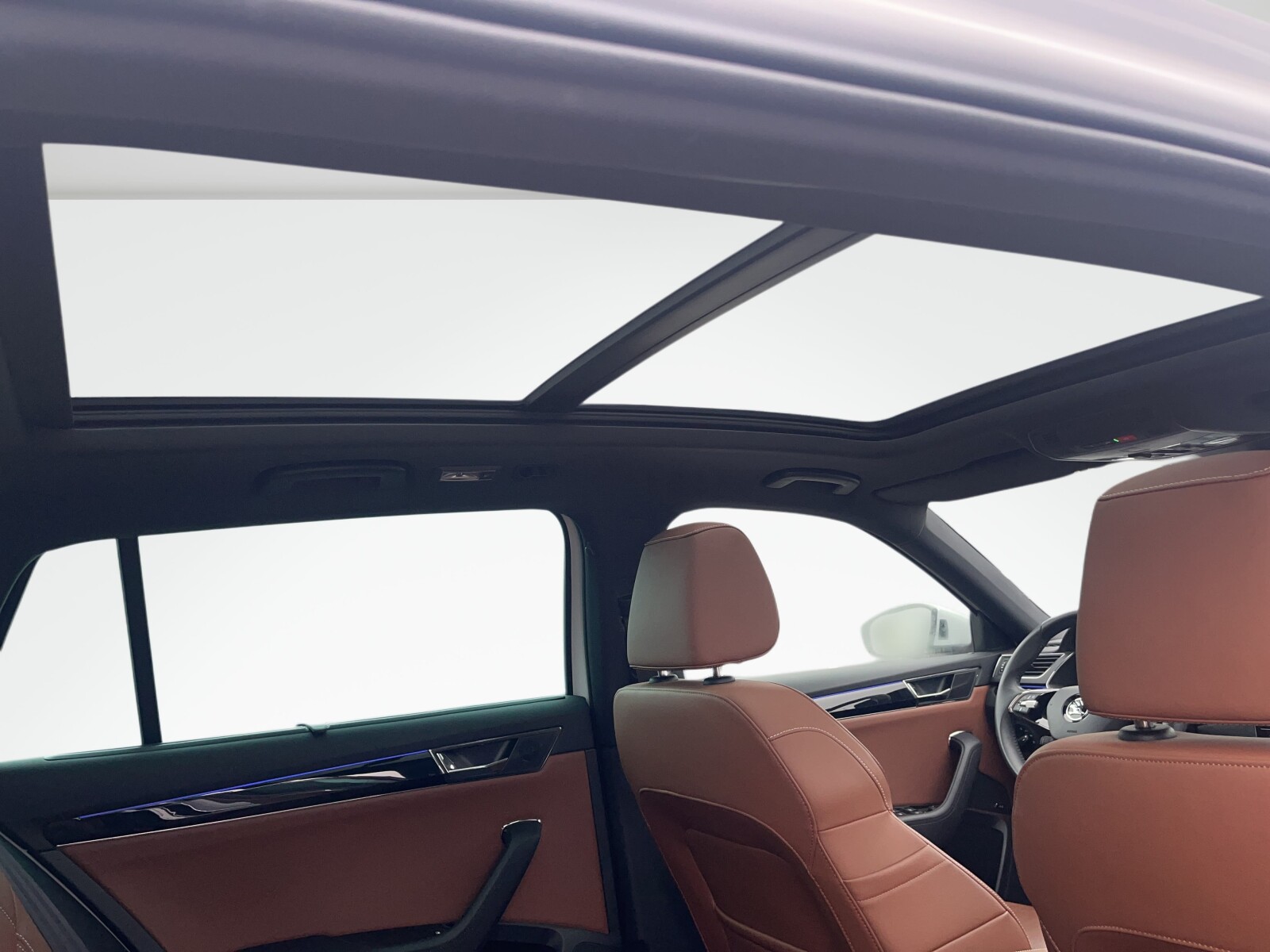 Škoda Superb Combi - zdjęcie 14