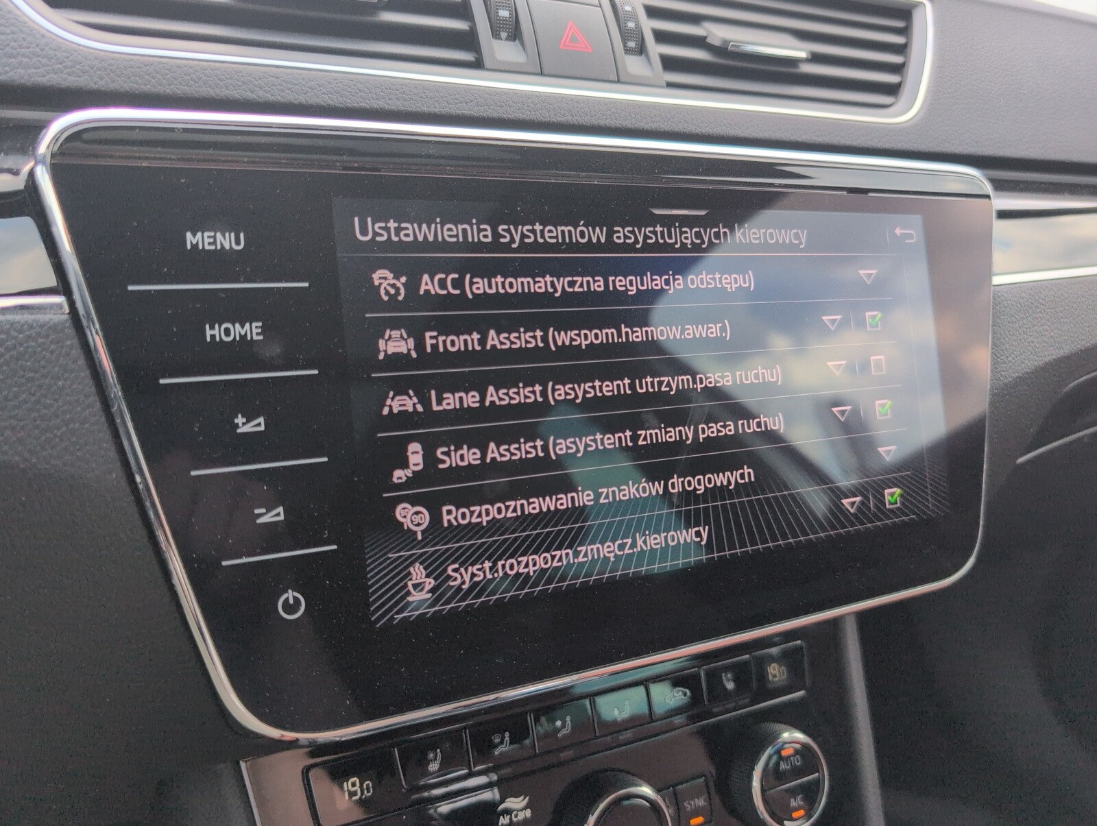 Škoda Superb Combi - zdjęcie 31