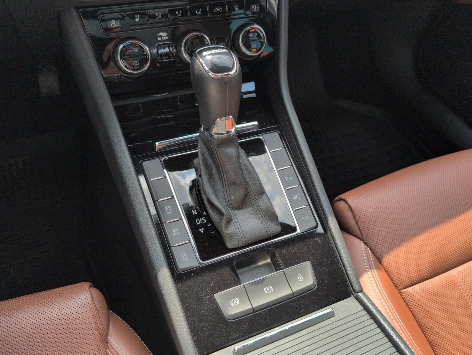 Škoda Superb Combi - zdjęcie 38