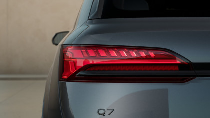 Oś Skrętna | Hak | Comfort | Innovation | Czerń+ | HUD | BangOlufsen