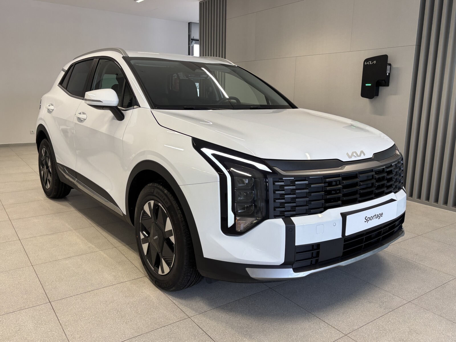 KIA Sportage L HEV Casa White (2025)