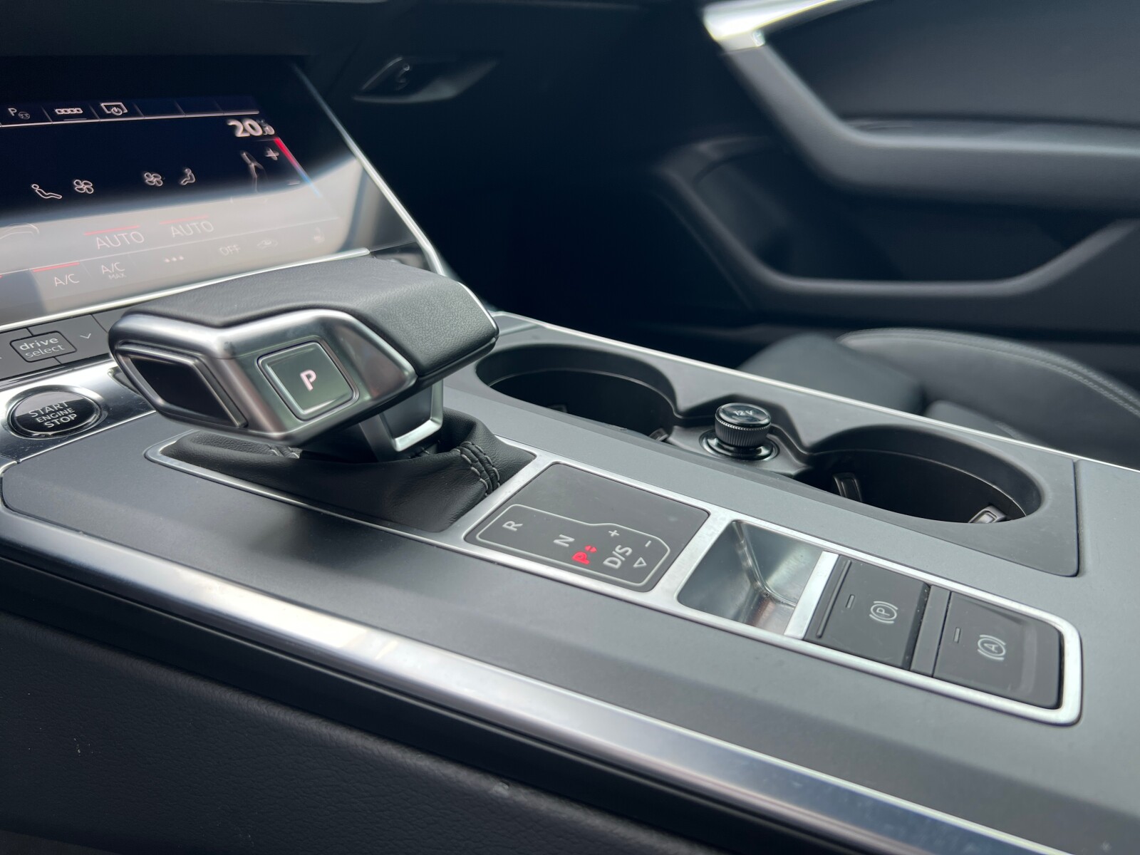 Audi A6 Limousine - zdjęcie 17
