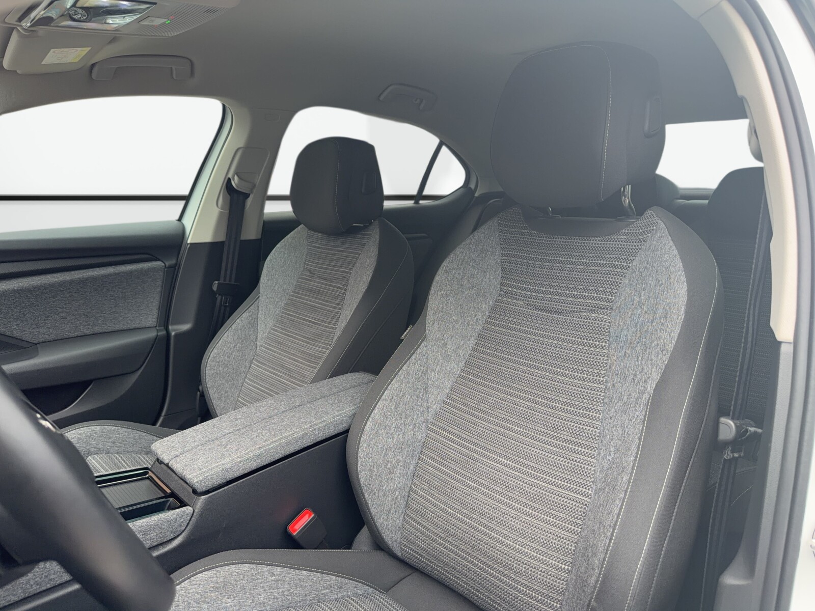 Škoda Superb - zdjęcie 12