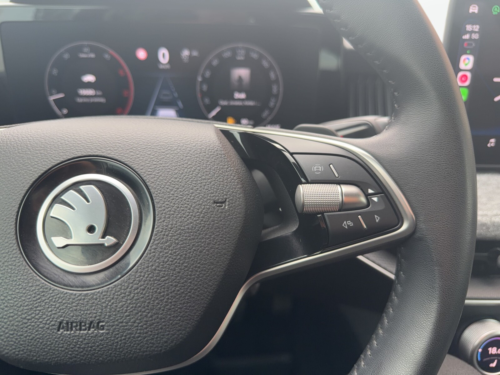 Škoda Superb - zdjęcie 18