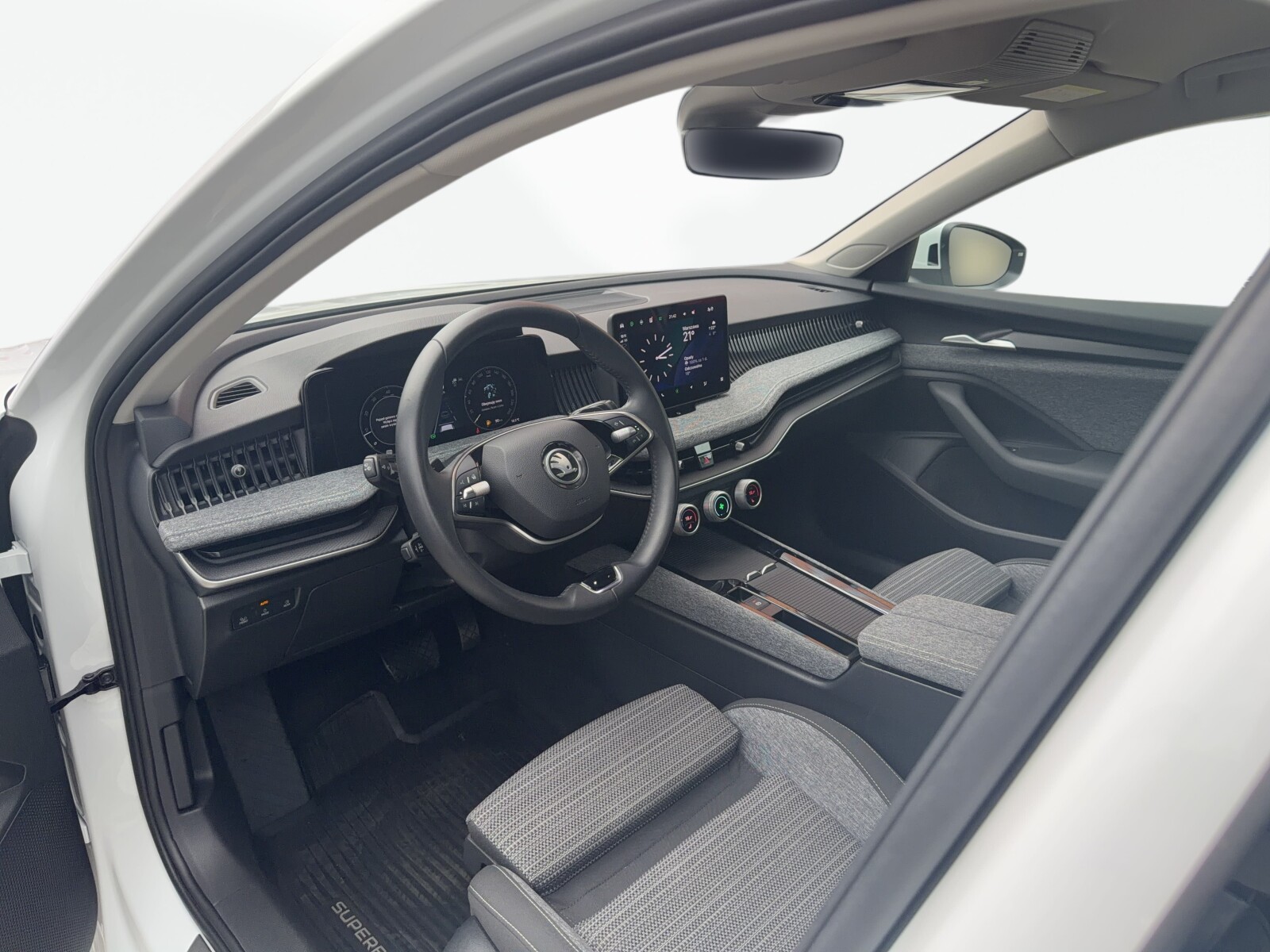 Škoda Superb - zdjęcie 10