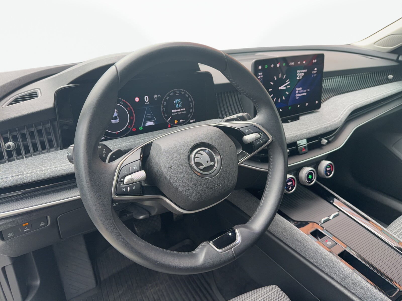 Škoda Superb - zdjęcie 11