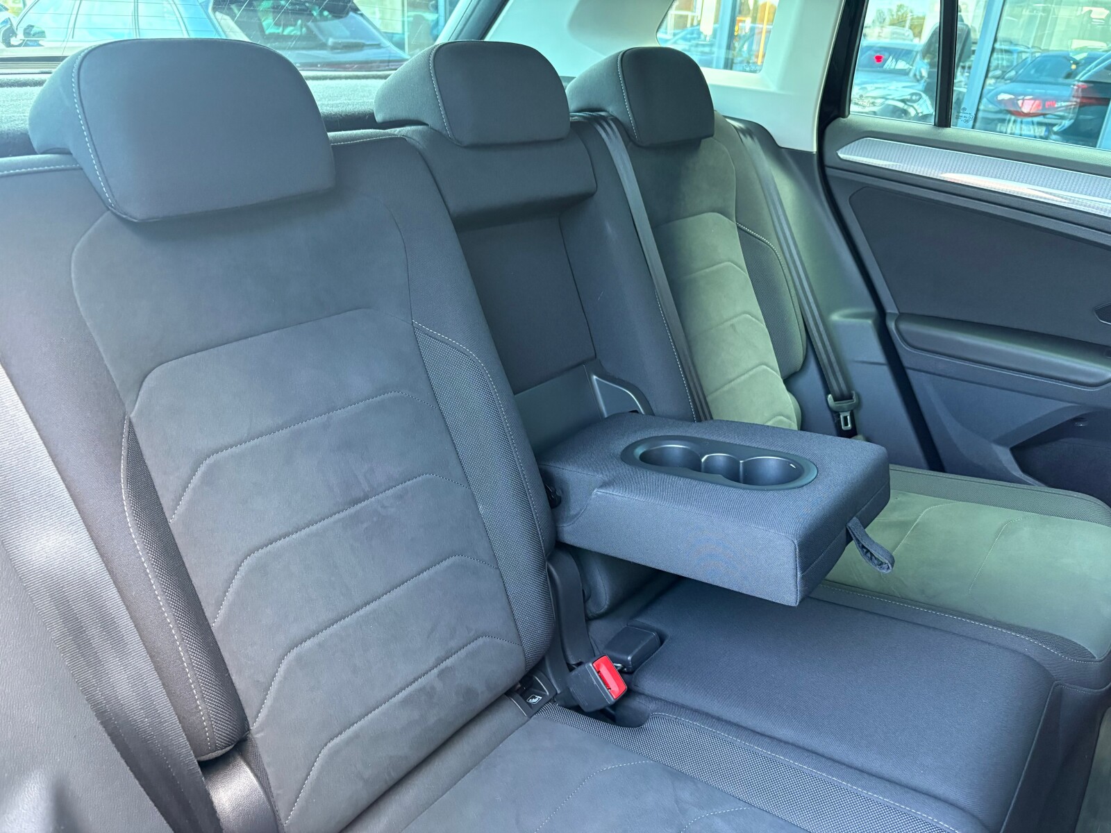 Volkswagen Tiguan - zdjęcie 15