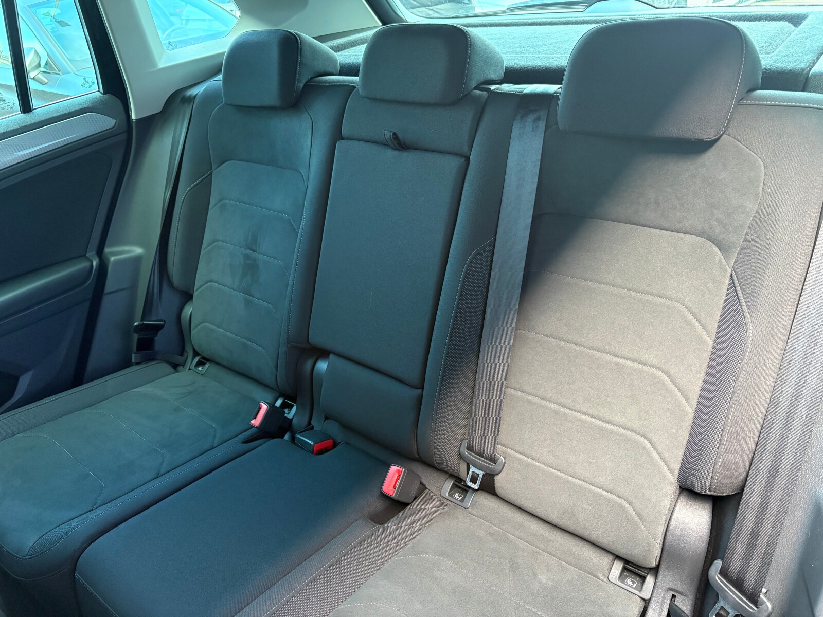 Volkswagen Tiguan - zdjęcie 13