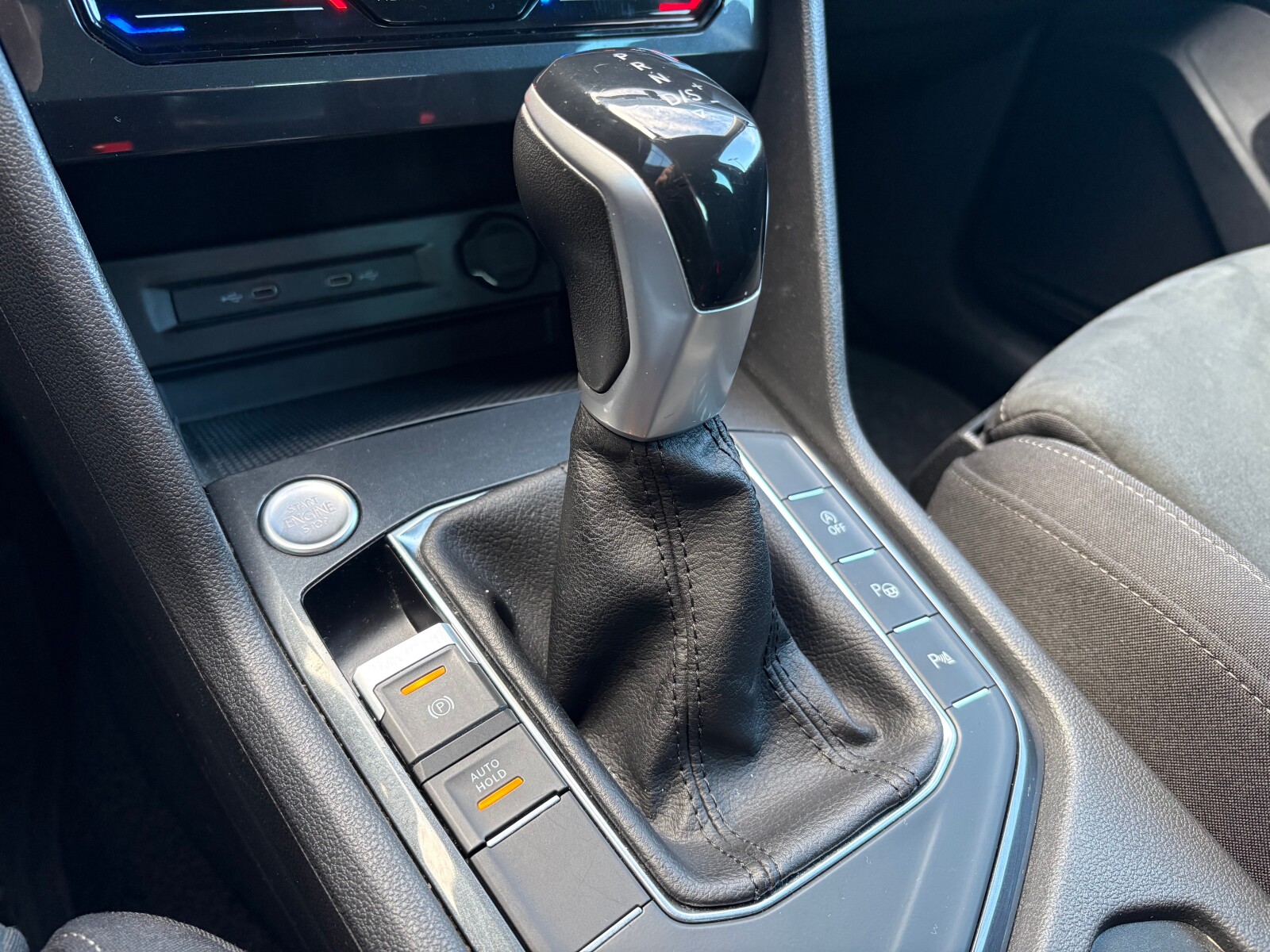 Volkswagen Tiguan - zdjęcie 27