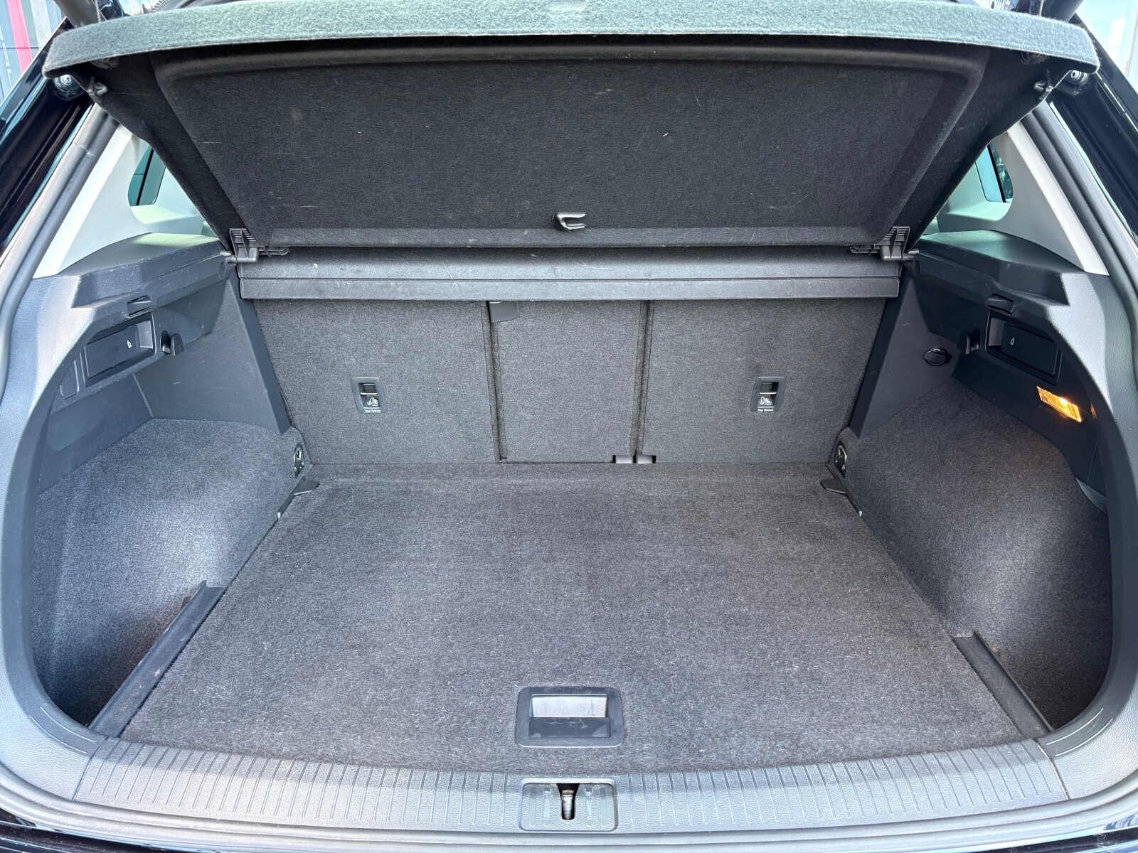 Volkswagen Tiguan - zdjęcie 18