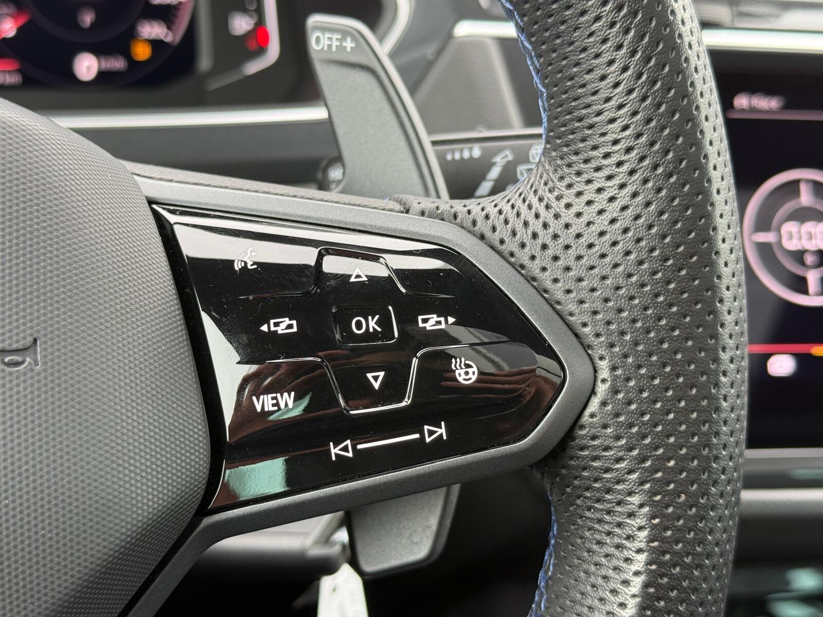 Volkswagen Tiguan - zdjęcie 13