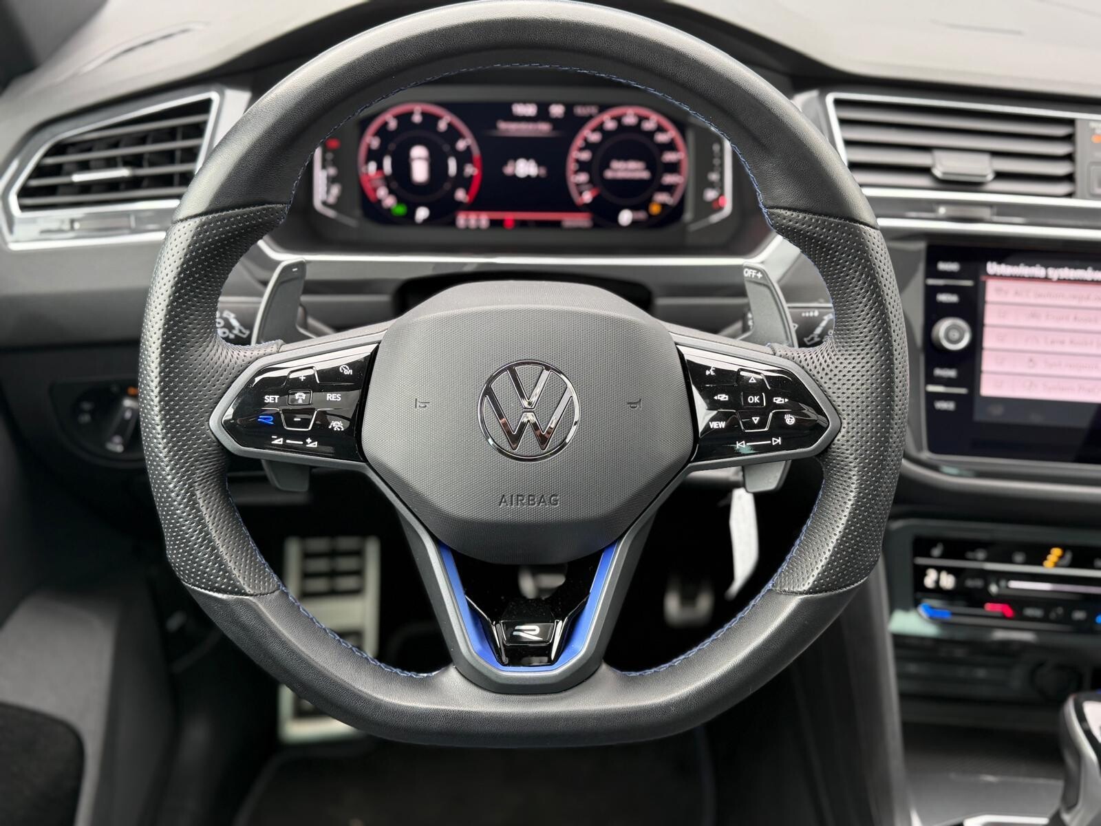 Volkswagen Tiguan - zdjęcie 11