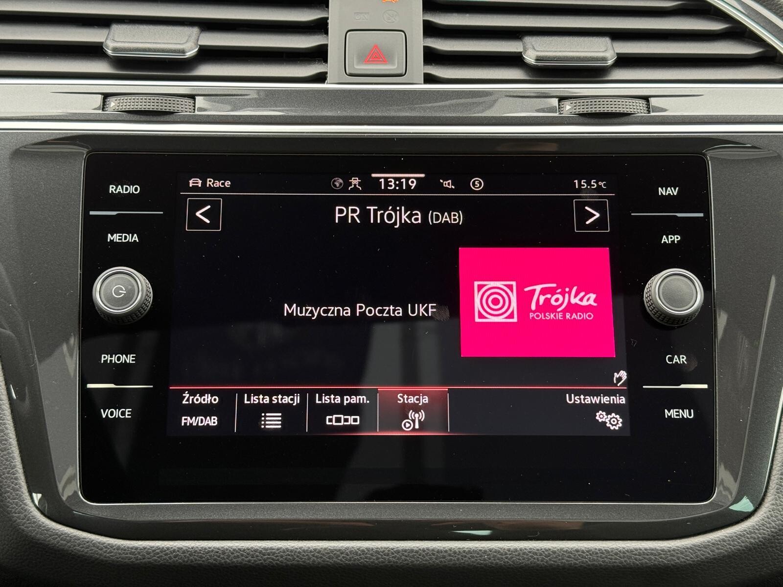 Volkswagen Tiguan - zdjęcie 24