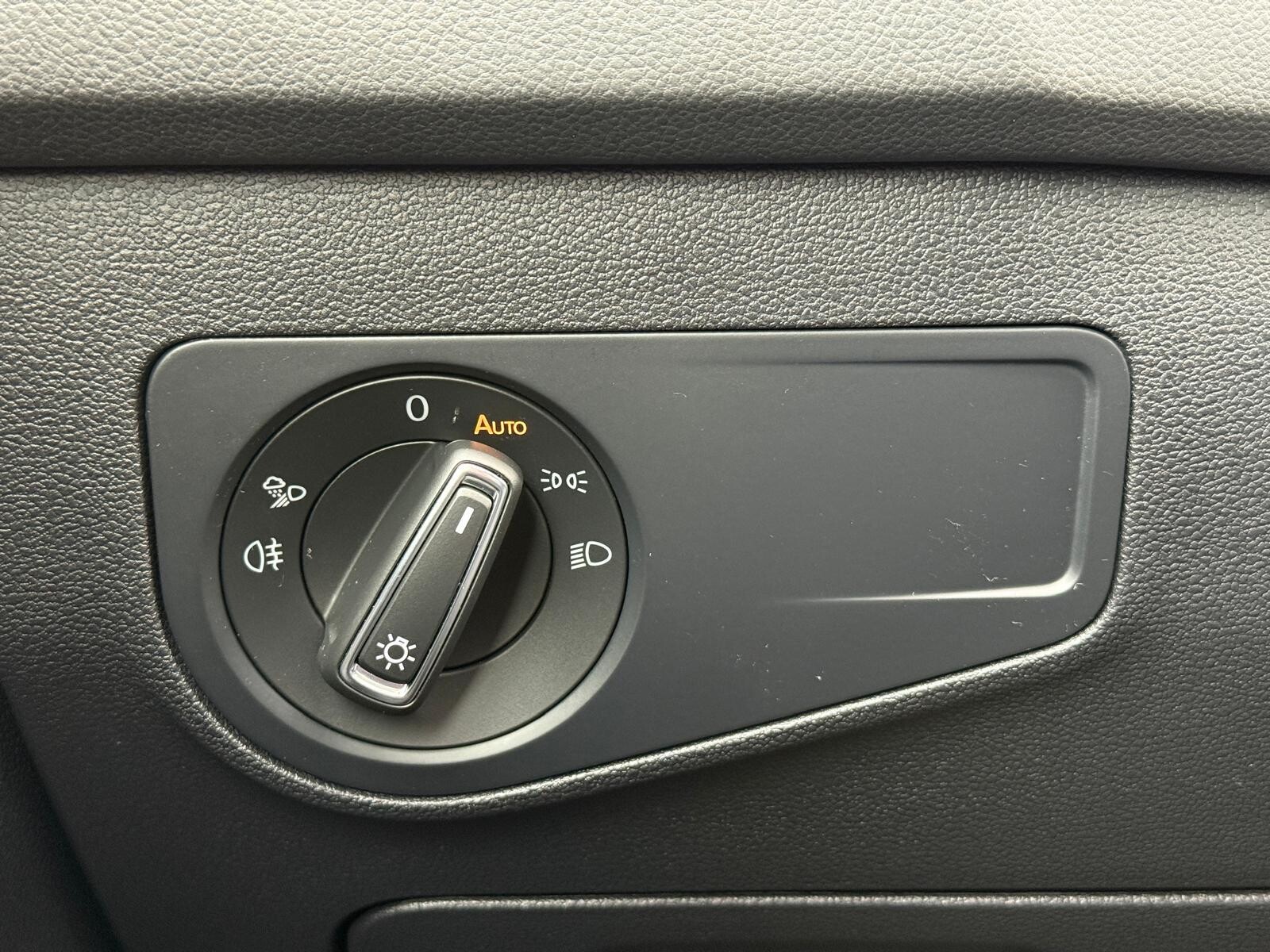 Volkswagen Tiguan - zdjęcie 30