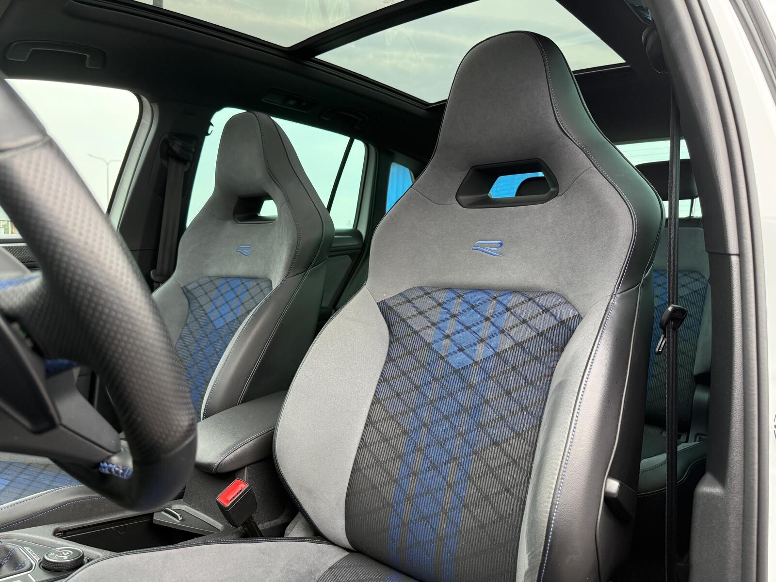 Volkswagen Tiguan - zdjęcie 15
