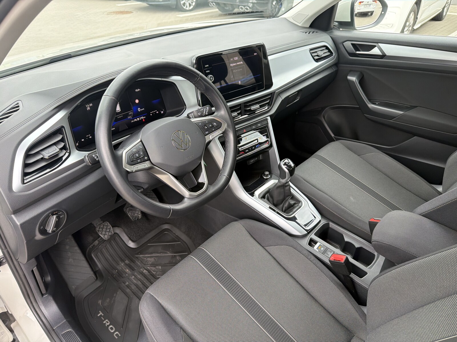 Volkswagen T-Roc - zdjęcie 25