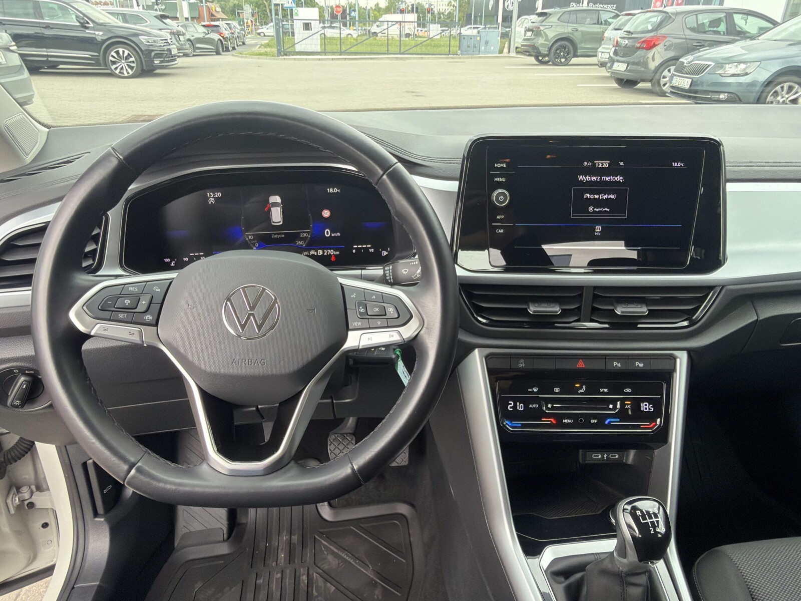 Volkswagen T-Roc - zdjęcie 11
