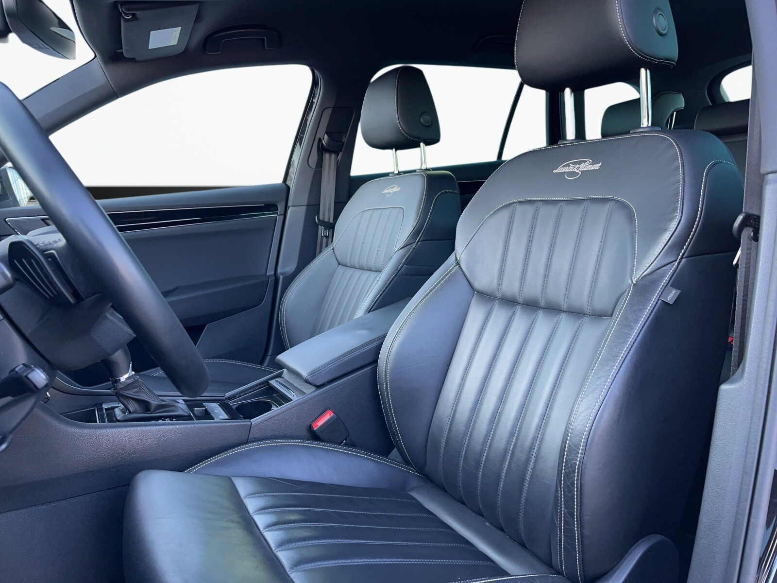 Škoda Superb Combi - zdjęcie 12