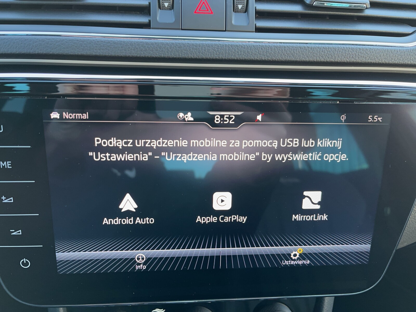 Škoda Superb Combi - zdjęcie 32