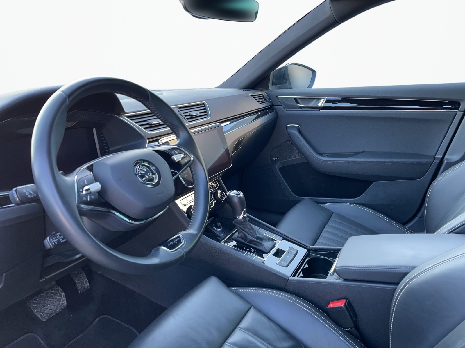 Škoda Superb Combi - zdjęcie 9