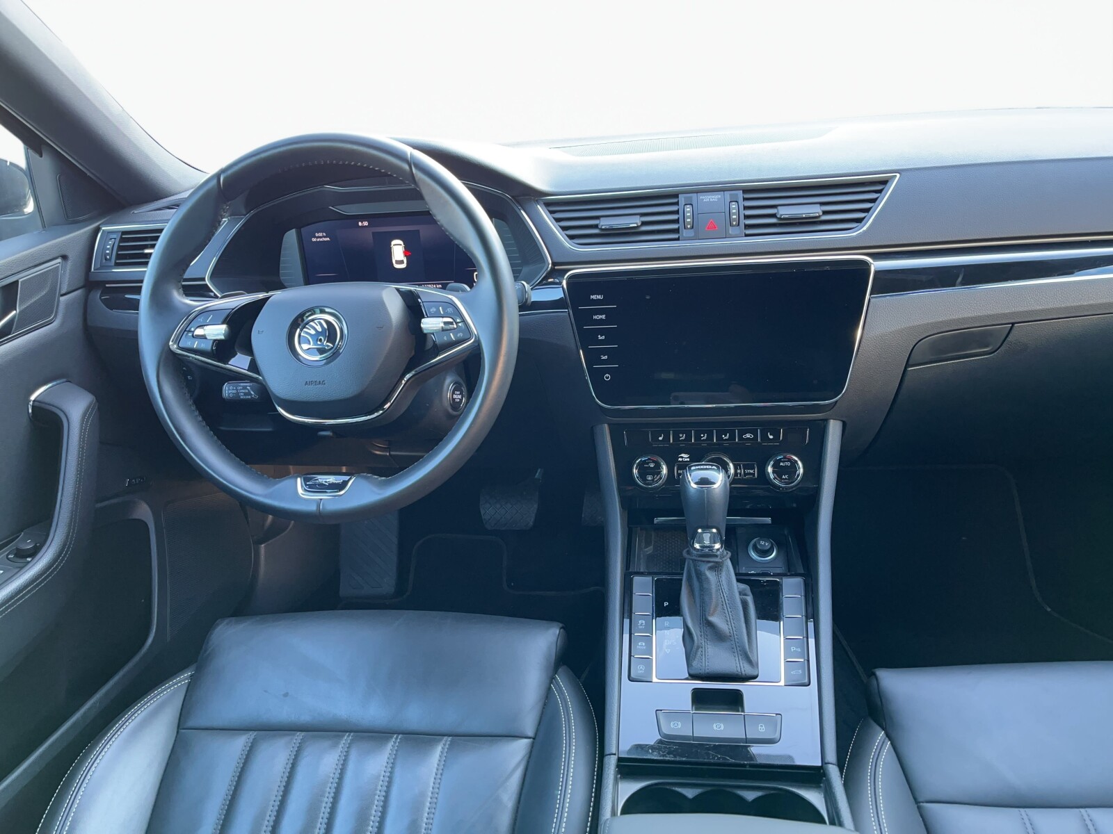 Škoda Superb Combi - zdjęcie 22