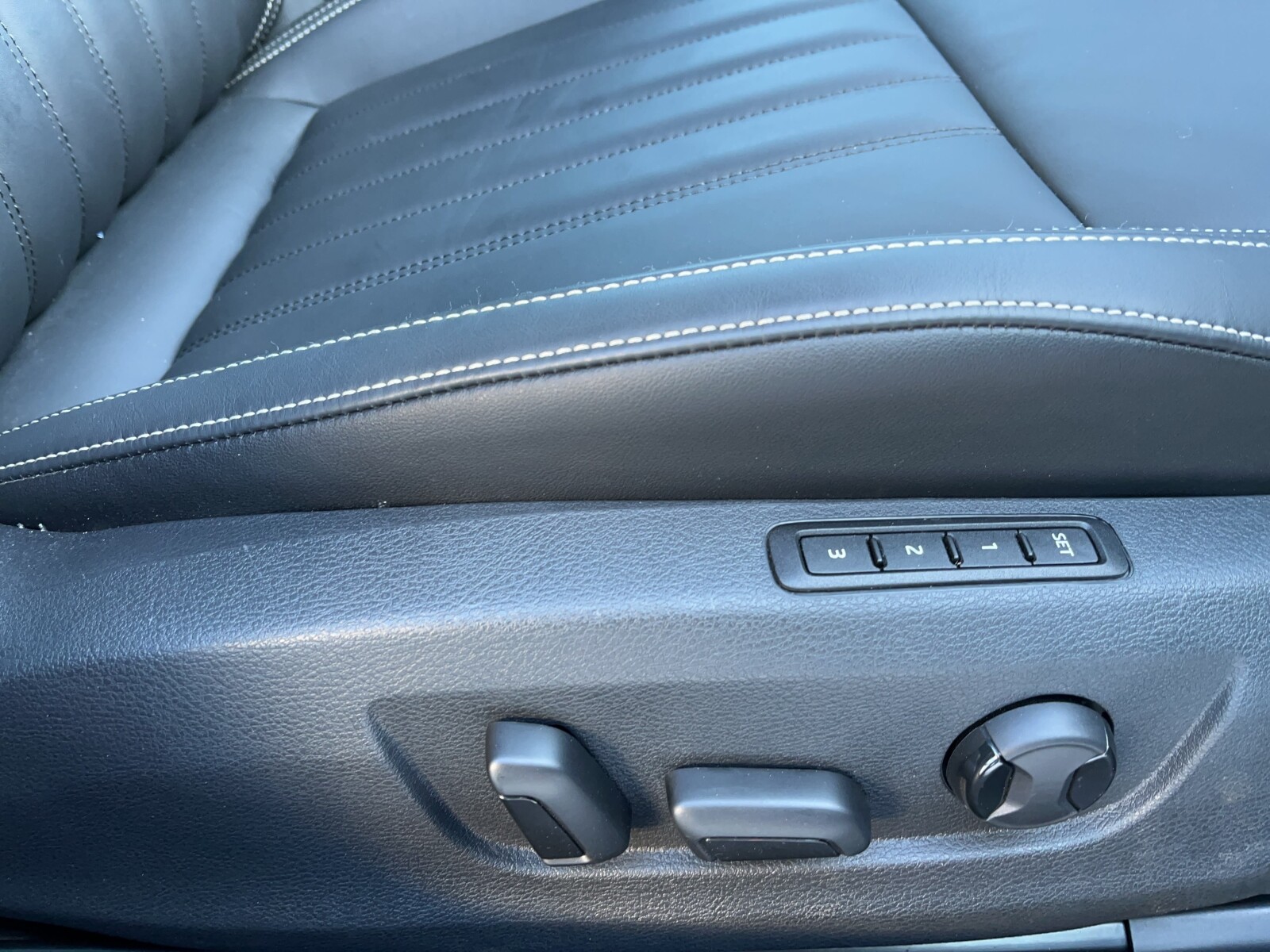 Škoda Superb Combi - zdjęcie 20