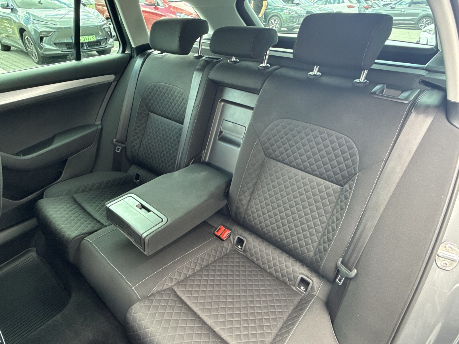 Škoda Superb - zdjęcie 16