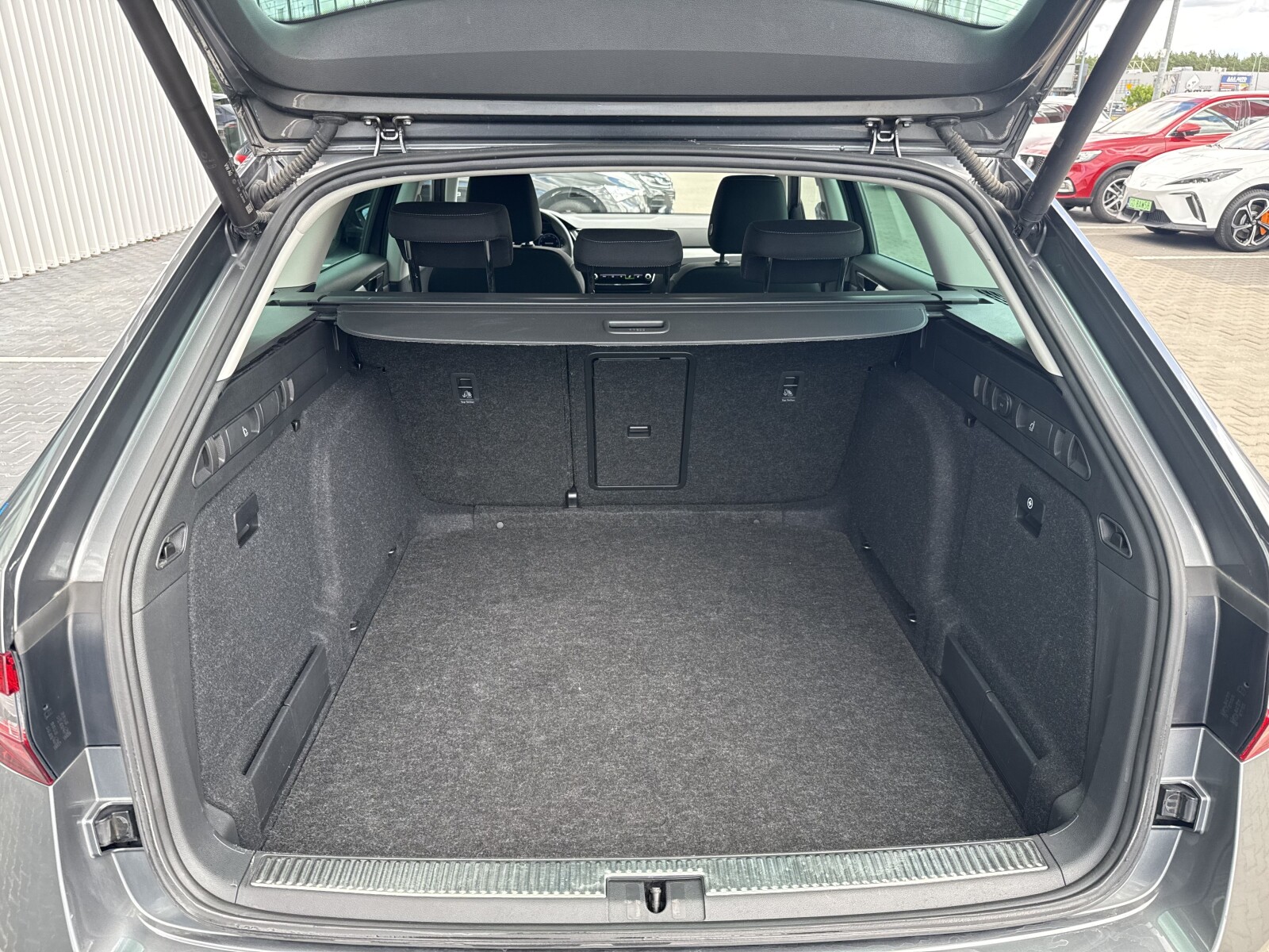 Škoda Superb - zdjęcie 17